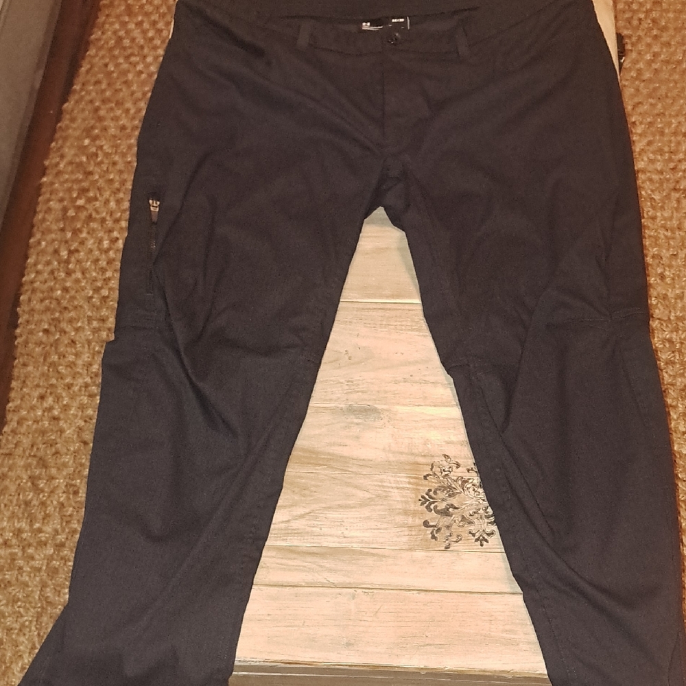 Under Armour Black Cargo Pants